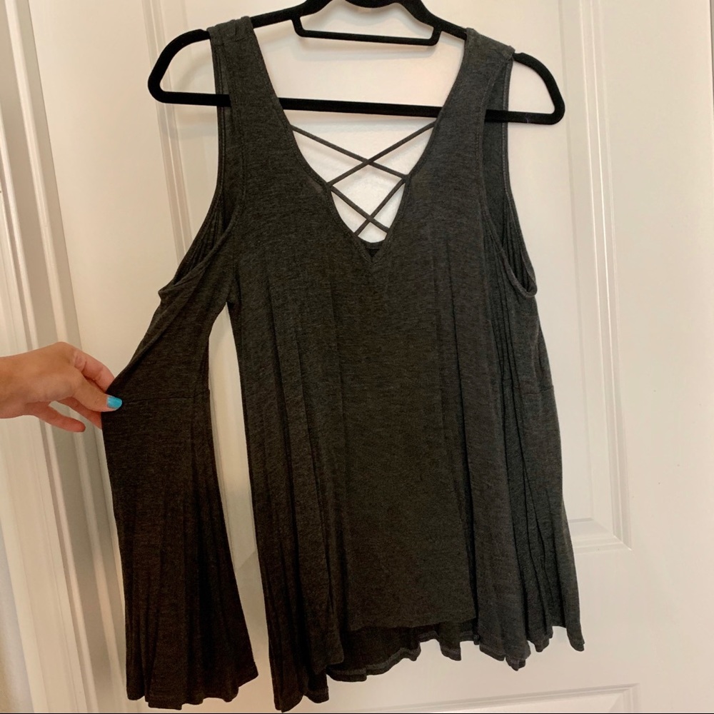 Grey open shoulders long sleeve shirt